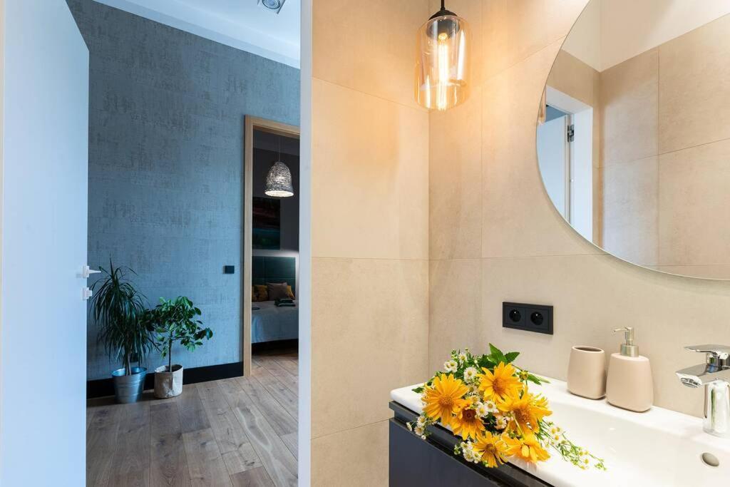 Elegant Apartment Luminis In Krakow'S Old City Esterno foto
